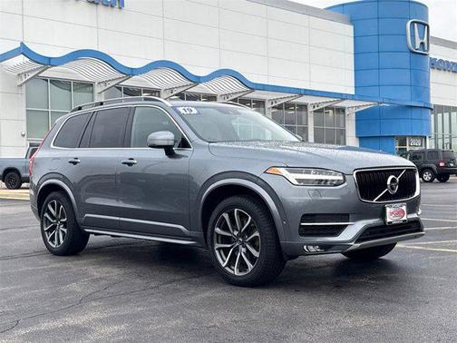 2019 Volvo XC90 T6 Momentum