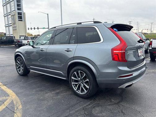 2019 Volvo XC90 T6 Momentum