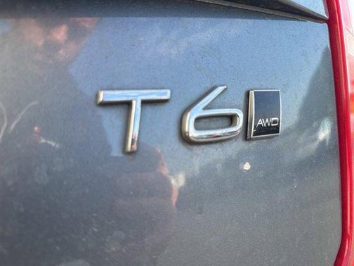2019 Volvo XC90 T6 Momentum