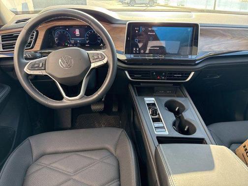 2024 Volkswagen Atlas 2.0T SE