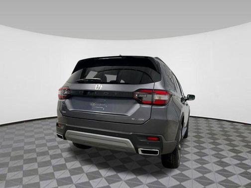 2025 Honda Pilot Touring 8-Passenger