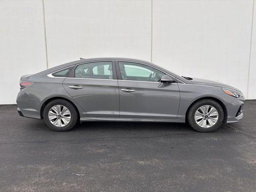 2019 Hyundai SONATA Hybrid SE