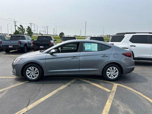 2019 Hyundai ELANTRA SE