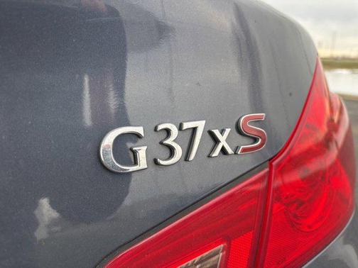 2012 INFINITI G37x Base