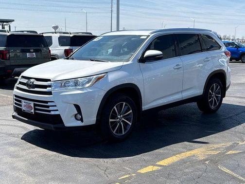 Blizzard Pearl 2019 Toyota Highlander XLE