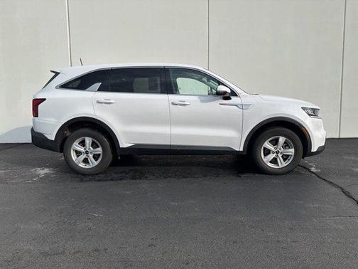 2022 Kia Sorento LX