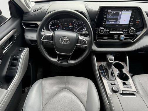 2022 Toyota Highlander Limited