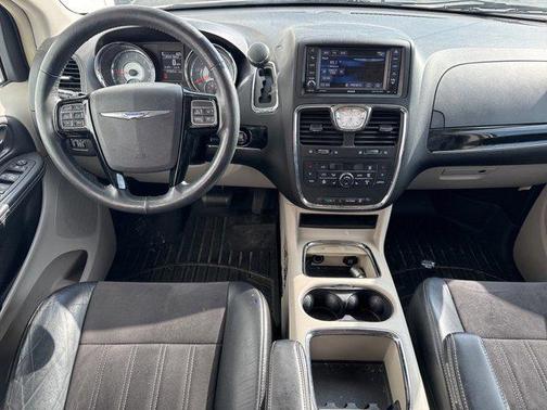 2014 Chrysler Town & Country Touring-L
