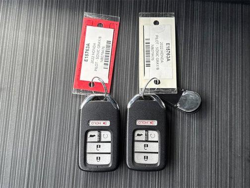 2022 Honda Pilot Touring 8-Passenger