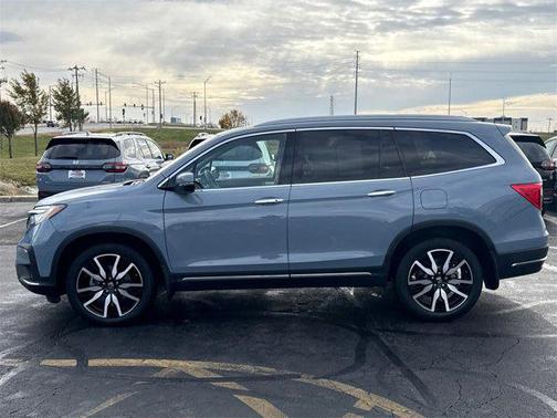2022 Honda Pilot Touring 8-Passenger
