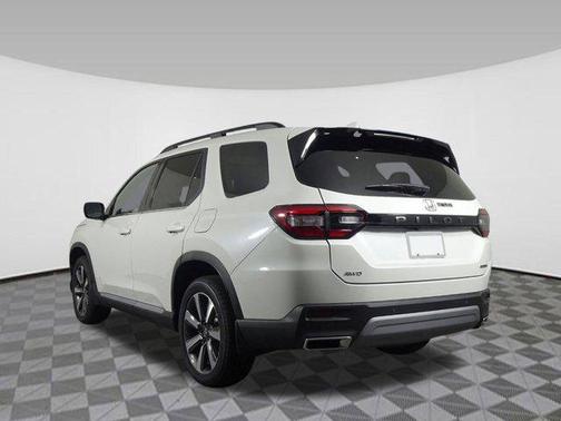 2025 Honda Pilot Touring 8-Passenger