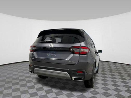 2025 Honda Pilot Touring 8-Passenger