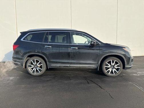 2022 Honda Pilot Touring 8-Passenger