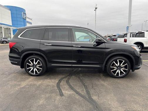 2022 Honda Pilot Touring 8-Passenger
