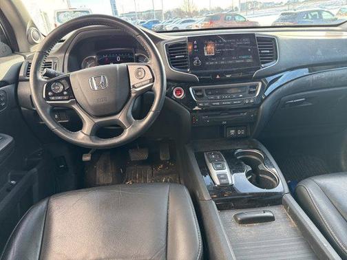 2022 Honda Pilot Touring 8-Passenger