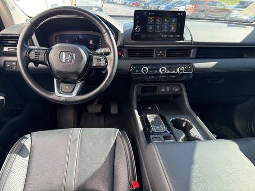 2023 Honda Pilot AWD Elite