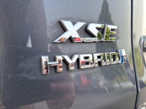 2023 Toyota RAV4 Hybrid SE