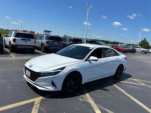 2021 Hyundai ELANTRA SEL
