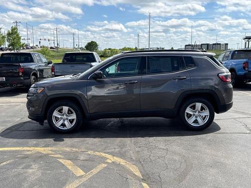 Granite Crystal Metallic Clearcoat 2022 Jeep Compass Latitude