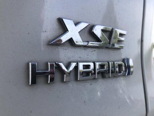 2020 Toyota RAV4 Hybrid SE