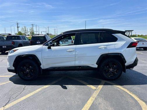 2020 Toyota RAV4 Hybrid SE