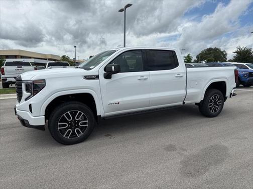 2025 GMC Sierra 1500 AT4