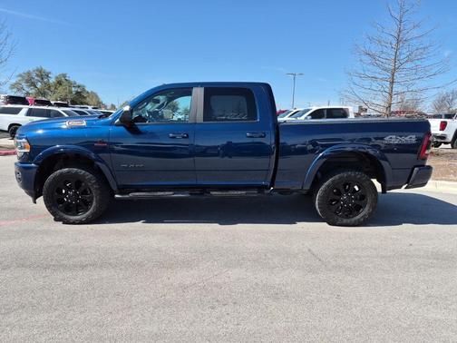 2022 RAM 2500 Laramie Crew Cab 4x4 6'4' Box