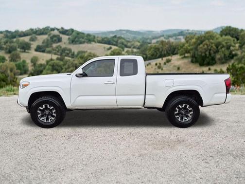 Ice Cap 2023 Toyota Tacoma SR