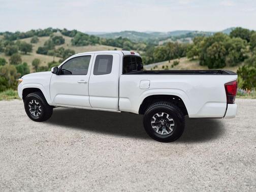 Ice Cap 2023 Toyota Tacoma SR