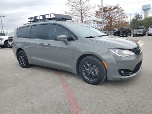 2020 Chrysler Pacifica Touring-L Plus