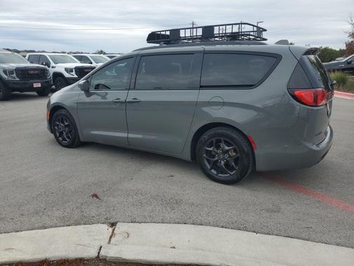 2020 Chrysler Pacifica Touring-L Plus
