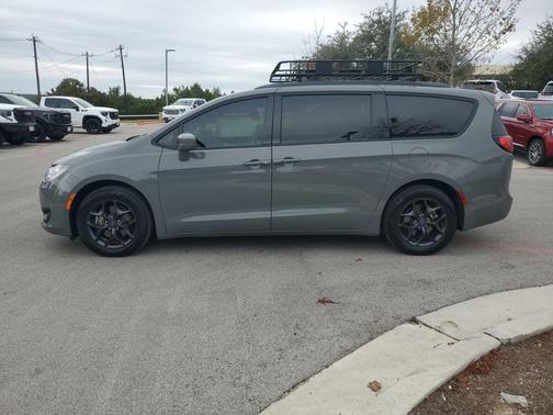 2020 Chrysler Pacifica Touring-L Plus
