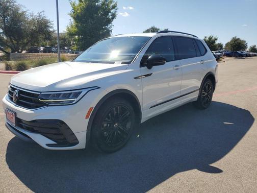 2022 Volkswagen Tiguan 2.0T SE R-Line Black