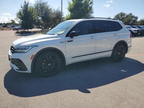 2022 Volkswagen Tiguan 2.0T SE R-Line Black