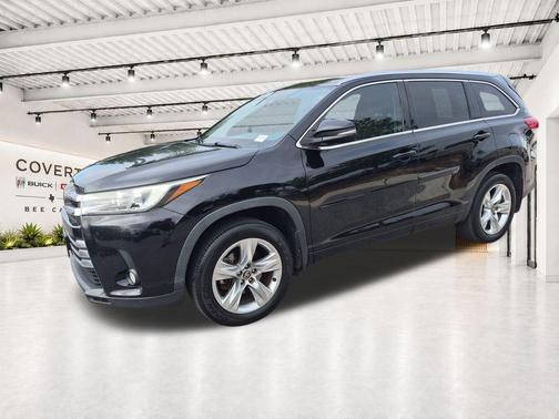 Midnight Black Metallic 2018 Toyota Highlander Limited