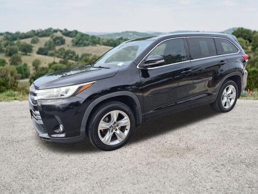 Midnight Black Metallic 2018 Toyota Highlander Limited