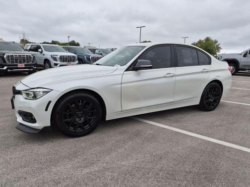 White Metallic 2017 BMW 320 i