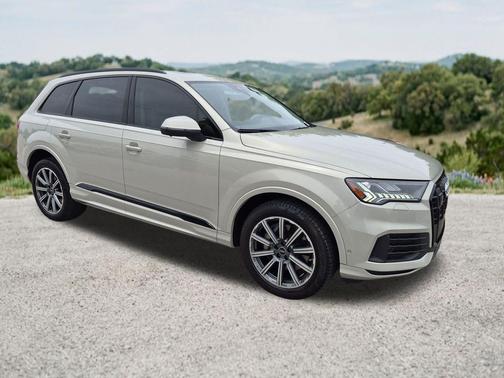 Vicuna Beige Metallic 2023 Audi Q7 45 Premium Plus