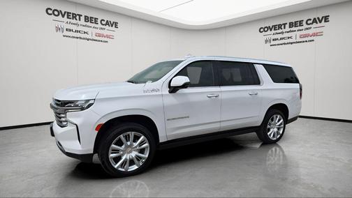 Iridescent Pearl Tricoat 2023 Chevrolet Suburban 4WD High Country