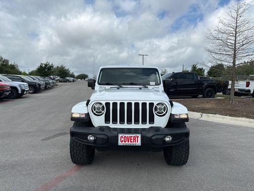 Bright White Clearcoat 2023 Jeep Wrangler 4-Door Sahara Altitude 4x4