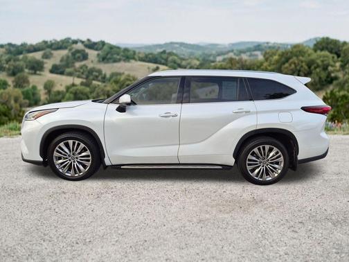 Wind Chill Pearl 2022 Toyota Highlander Platinum