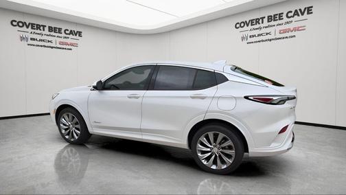 White Frost Tricoat 2026 Buick Envista Avenir FWD