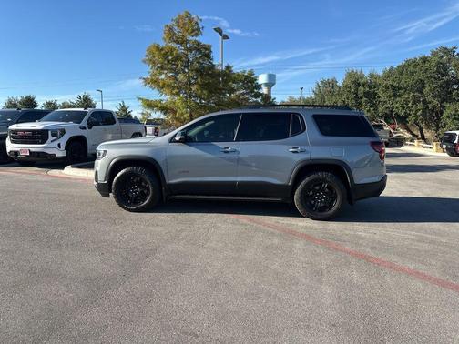 2023 GMC Acadia AWD AT4