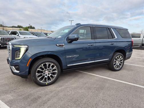 Downpour Met 2026 GMC Yukon Denali