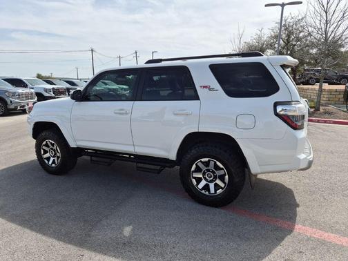 2022 Toyota 4Runner TRD Off Road