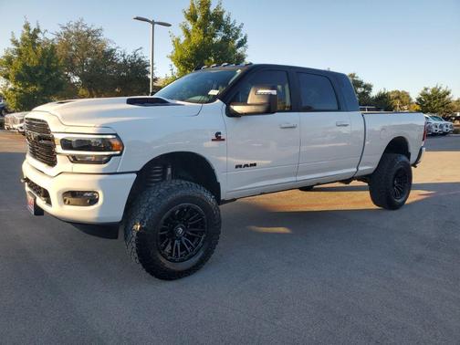 2024 RAM 2500 Laramie Crew Cab 4x4 6'4' Box