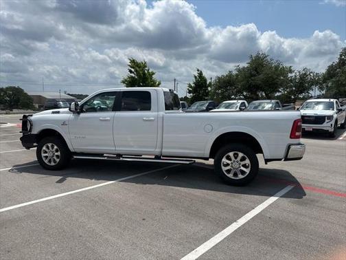 2021 RAM 3500 Laramie Crew Cab 4x4 8' Box