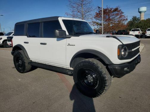 2022 Ford Bronco Black Diamond