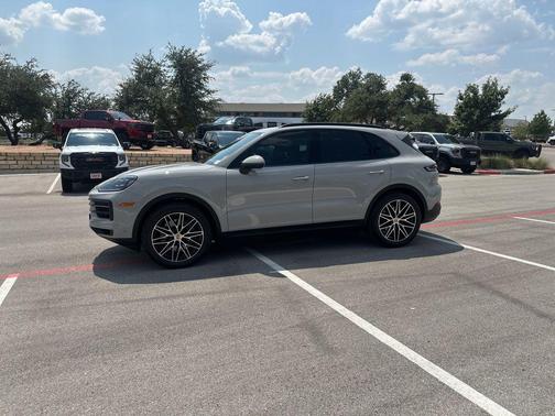 2024 Porsche Cayenne Base