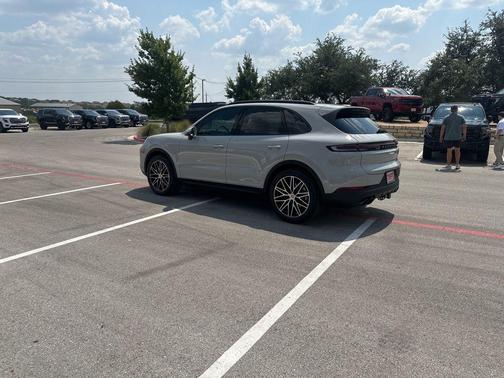 2024 Porsche Cayenne Base